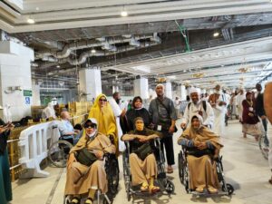 berbakti-kepada-orang-tua-travel-umroh-haji-sunnah-1