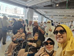 berbakti-kepada-orang-tua-travel-umroh-haji-sunnah-2